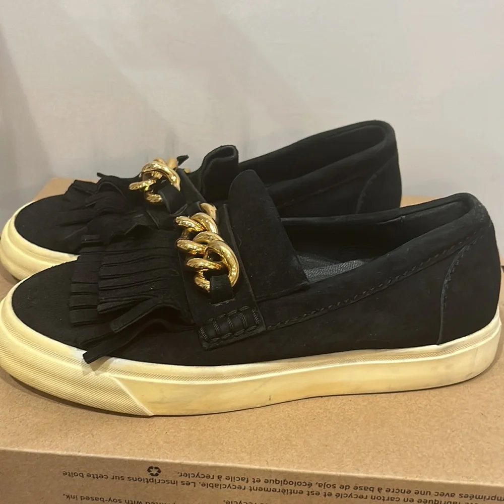 Shoes - Picture 2 of 4